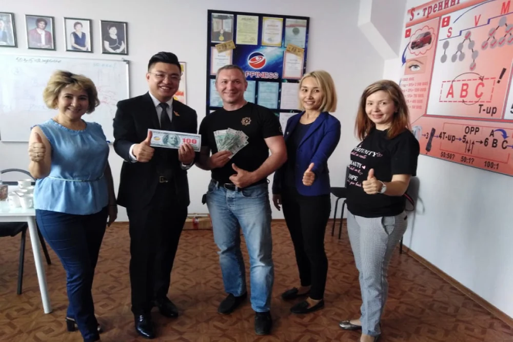 PARTNERTREFFEN MIT HERRN LIANG NAIGUO IN STERLITAMAK
